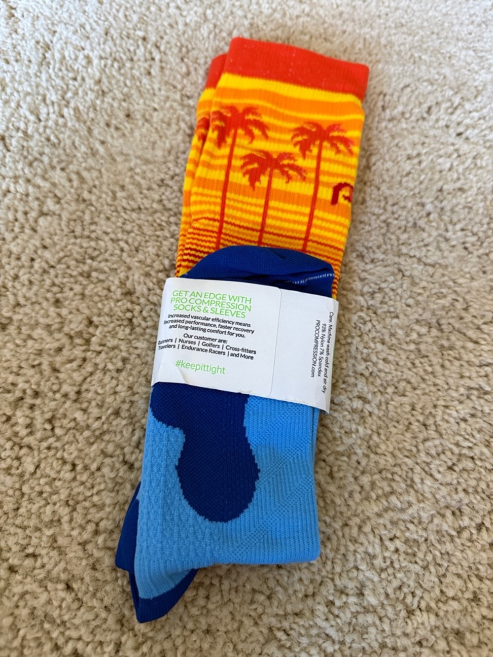 NWT Pro Compression Socks XS - Picture 2 of 3
